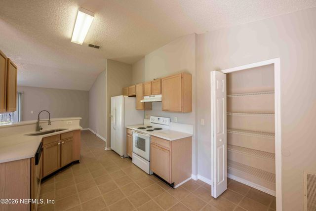 570 MANSHIP Drive, Jacksonville, FL 32225