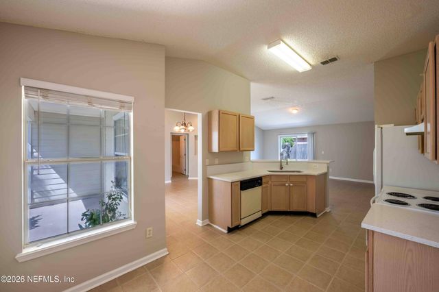 570 MANSHIP Drive, Jacksonville, FL 32225