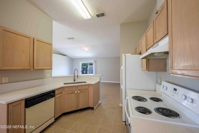 570 MANSHIP Drive, Jacksonville, FL 32225
