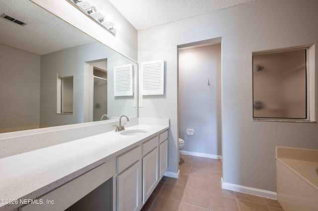 570 MANSHIP Drive, Jacksonville, FL 32225
