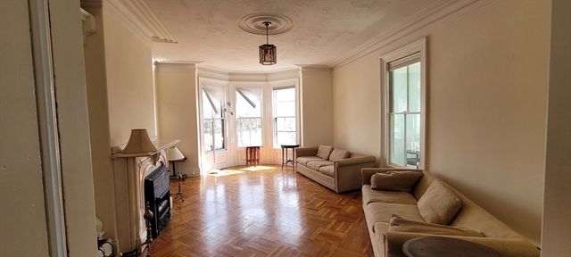 31 Elm 1, Newton, MA 02466