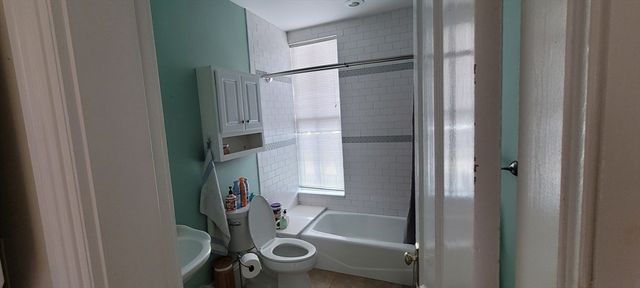 31 Elm 1, Newton, MA 02466