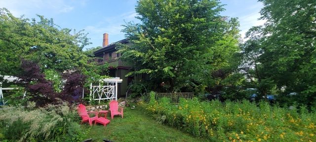 31 Elm 1, Newton, MA 02466