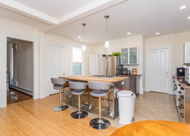 31 Elm 1, Newton, MA 02466