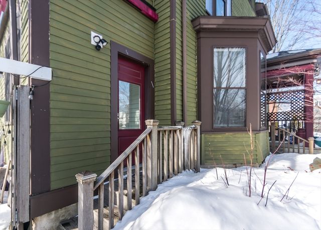 31 Elm 1, Newton, MA 02466