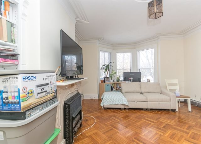 31 Elm 1, Newton, MA 02466