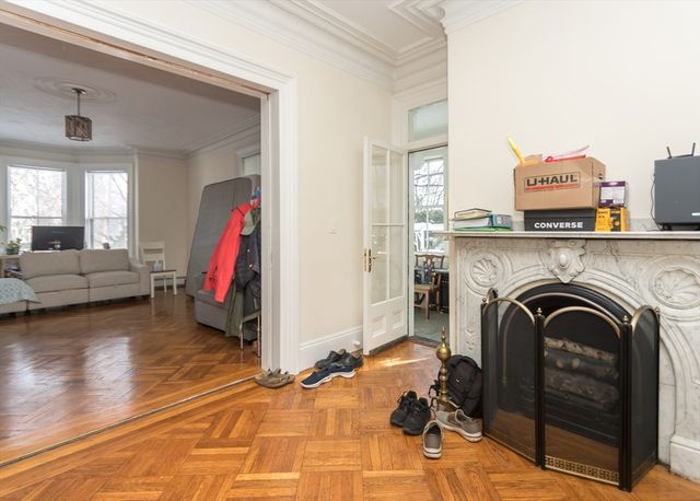 31 Elm 1, Newton, MA 02466