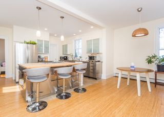 31 Elm 1, Newton, MA 02466