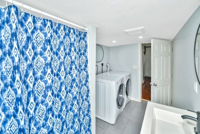 452 Tecumseh St, Fall River, MA 02721