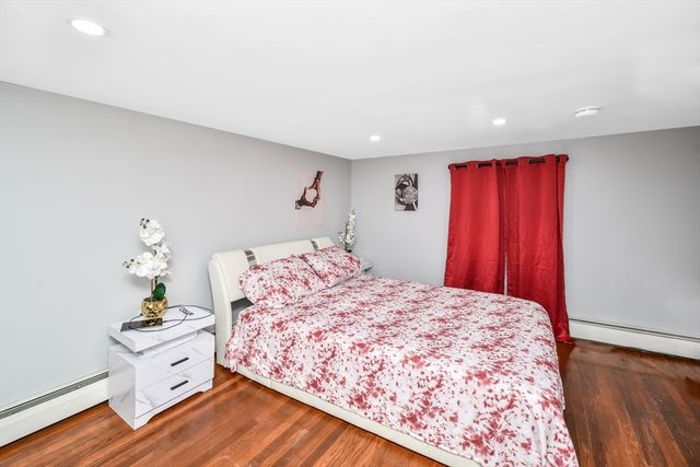 452 Tecumseh St, Fall River, MA 02721