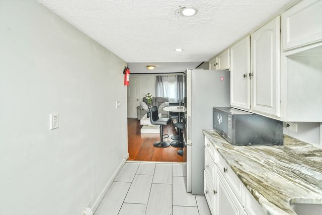 452 Tecumseh St, Fall River, MA 02721