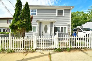452 Tecumseh St, Fall River, MA 02721