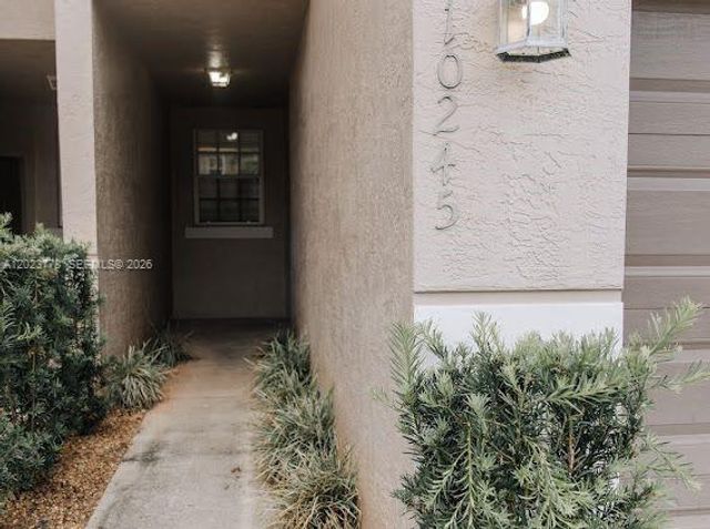 10245 Via Hibiscus 10245, Boca Raton, FL 33428