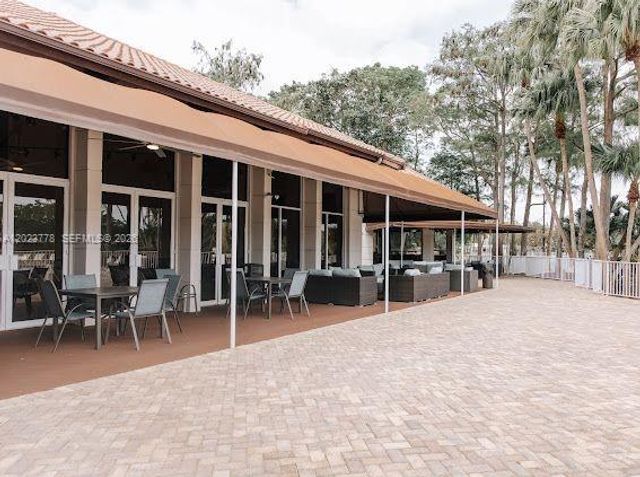 10245 Via Hibiscus 10245, Boca Raton, FL 33428