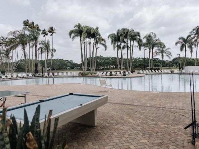 10245 Via Hibiscus 10245, Boca Raton, FL 33428