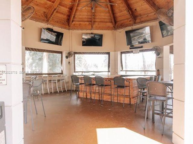 10245 Via Hibiscus 10245, Boca Raton, FL 33428
