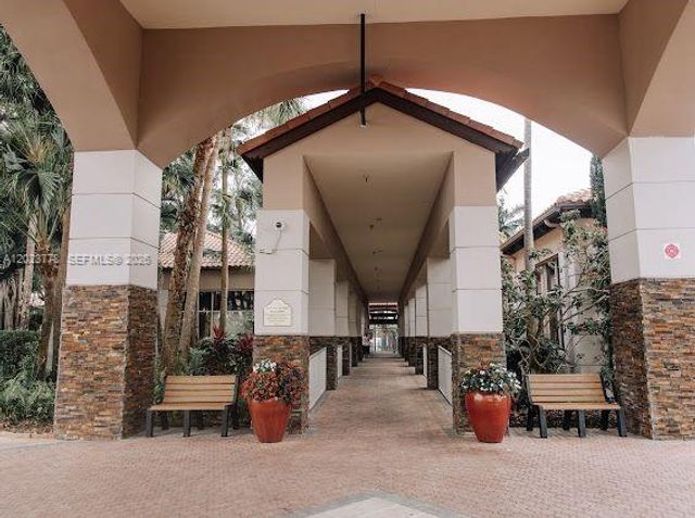 10245 Via Hibiscus 10245, Boca Raton, FL 33428