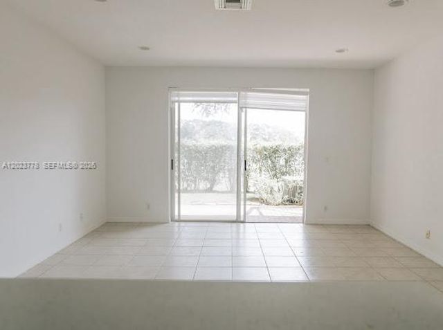 10245 Via Hibiscus 10245, Boca Raton, FL 33428