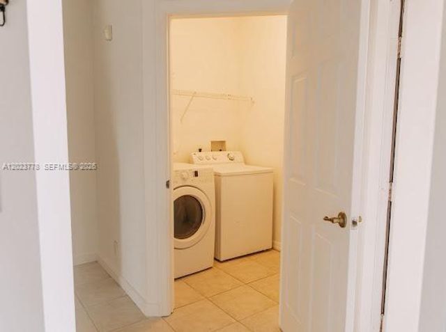 10245 Via Hibiscus 10245, Boca Raton, FL 33428