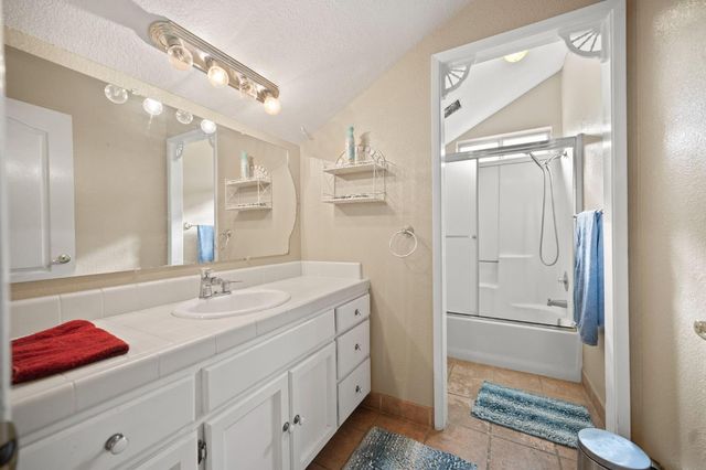 2705 Lahontan Dr, Modesto, CA 95358