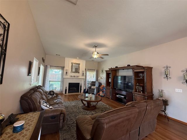 12127 SW 4th Street, Yukon, OK 73099