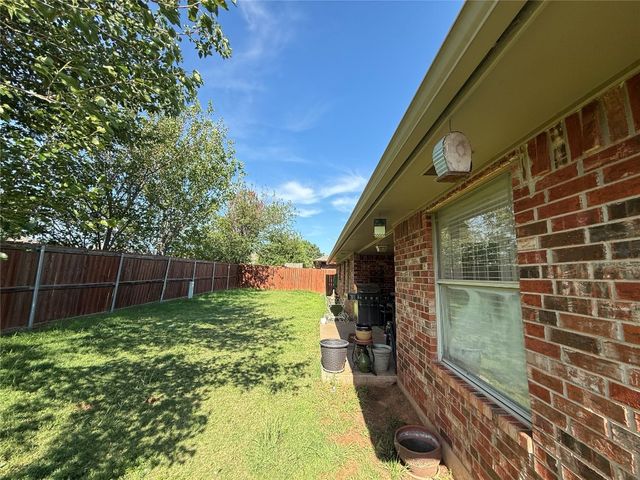 12127 SW 4th Street, Yukon, OK 73099