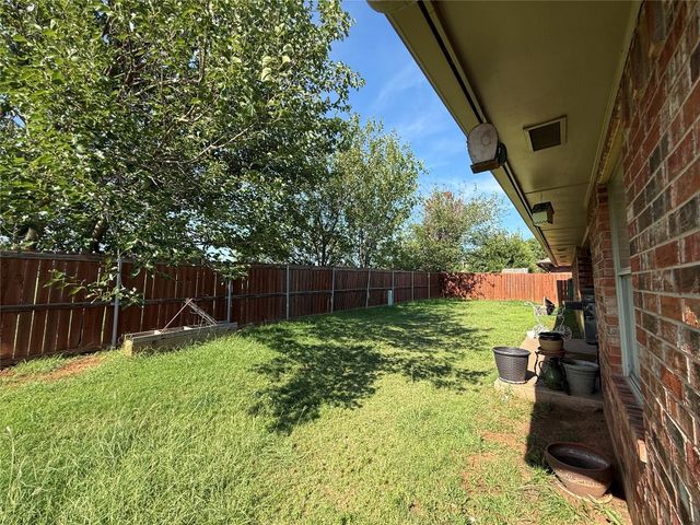 12127 SW 4th Street, Yukon, OK 73099