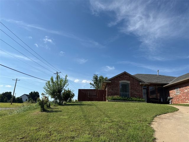 12127 SW 4th Street, Yukon, OK 73099