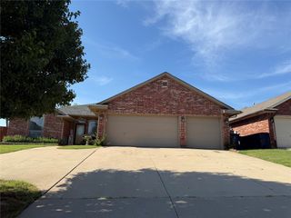 12127 SW 4th Street, Yukon, OK 73099