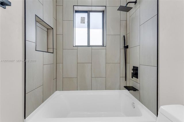 1818 NW 49th St, Miami, FL 33142