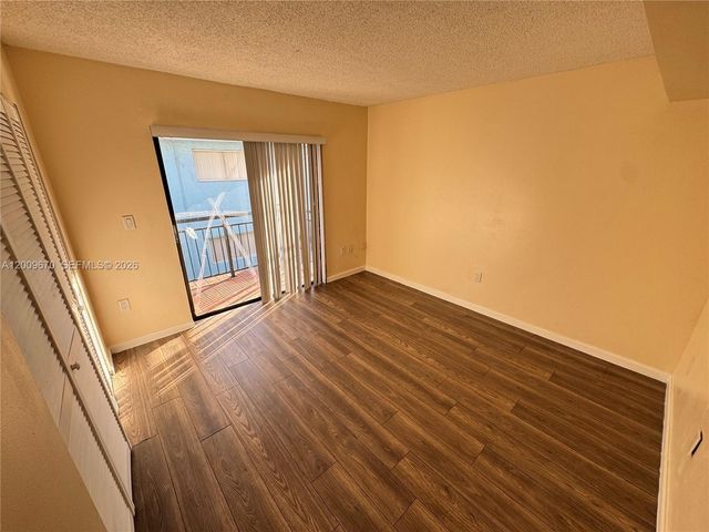 5774 W 26th Ave 106, Hialeah, FL 33016