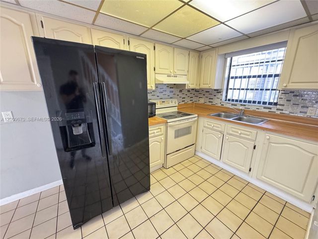 5774 W 26th Ave 106, Hialeah, FL 33016