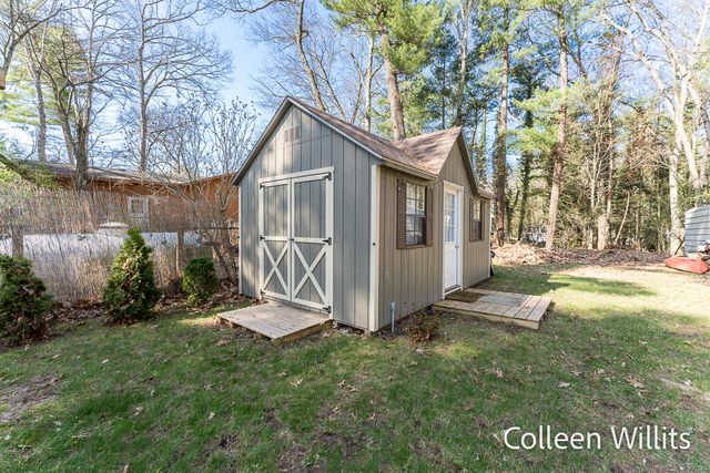 11327 Hemlock Street, Holton, MI 49425