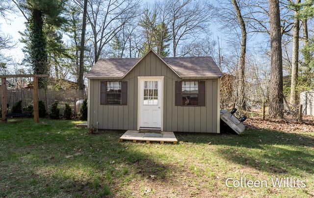 11327 Hemlock Street, Holton, MI 49425