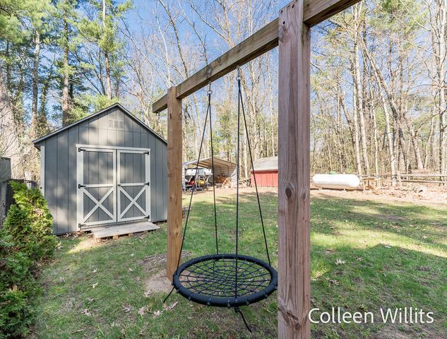 11327 Hemlock Street, Holton, MI 49425