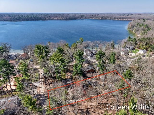 11327 Hemlock Street, Holton, MI 49425