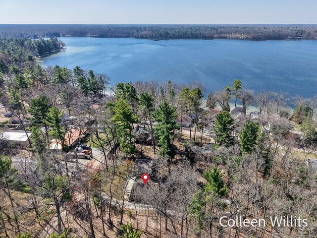 11327 Hemlock Street, Holton, MI 49425