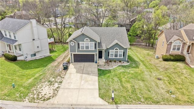 14912 Pine View Drive, Grandview, MO 64030