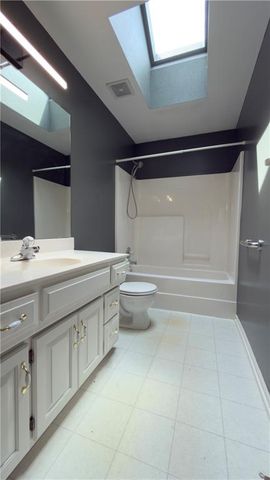 14912 Pine View Drive, Grandview, MO 64030