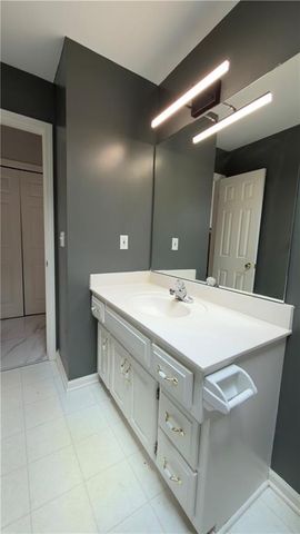 14912 Pine View Drive, Grandview, MO 64030