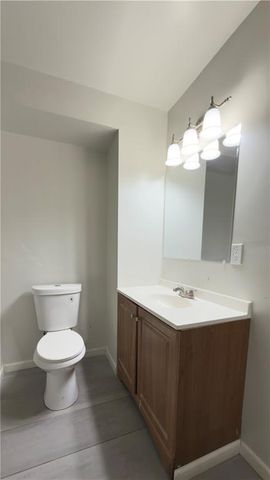 14912 Pine View Drive, Grandview, MO 64030