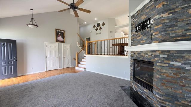 14912 Pine View Drive, Grandview, MO 64030