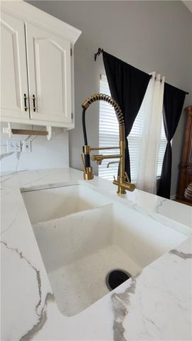 14912 Pine View Drive, Grandview, MO 64030