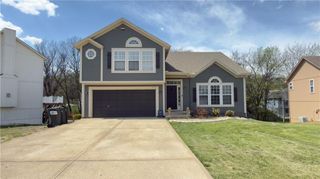 14912 Pine View Drive, Grandview, MO 64030