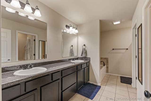 25046 E 91st Place S, Broken Arrow, OK 74014