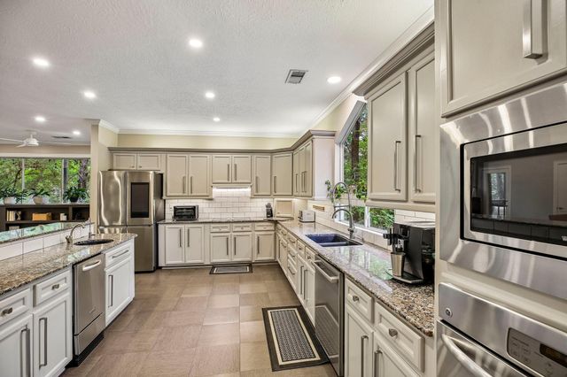 34 Highbush Court, The Woodlands, TX 77381