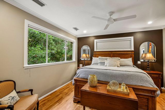 34 Highbush Court, The Woodlands, TX 77381
