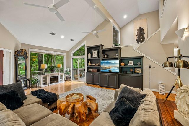 34 Highbush Court, The Woodlands, TX 77381