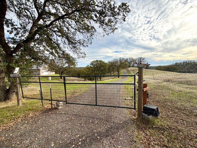 17825 Clearwater Drive, Red Bluff, CA 96080