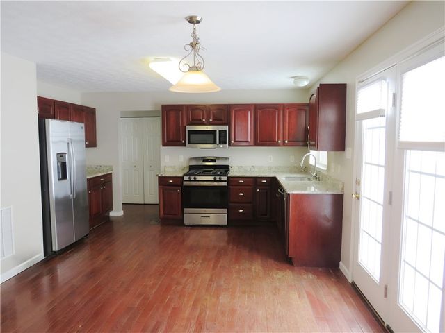 2064 Majestic Dr, North Strabane, PA 15317